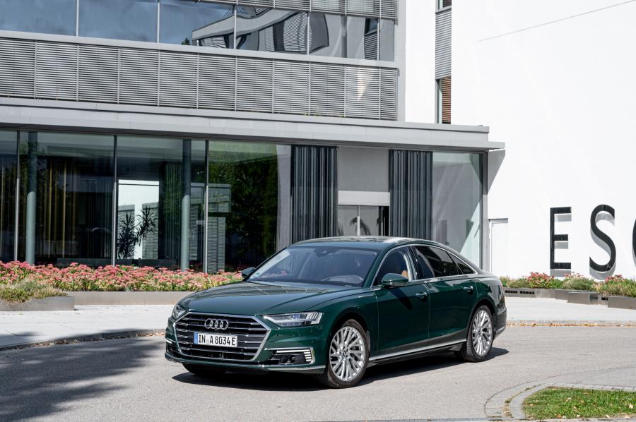  Audi A8 L 60 TFSI e Quattro 2019 года  (WW) (фото 12 из 61)